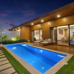 The Claremont Luxury سمينياك